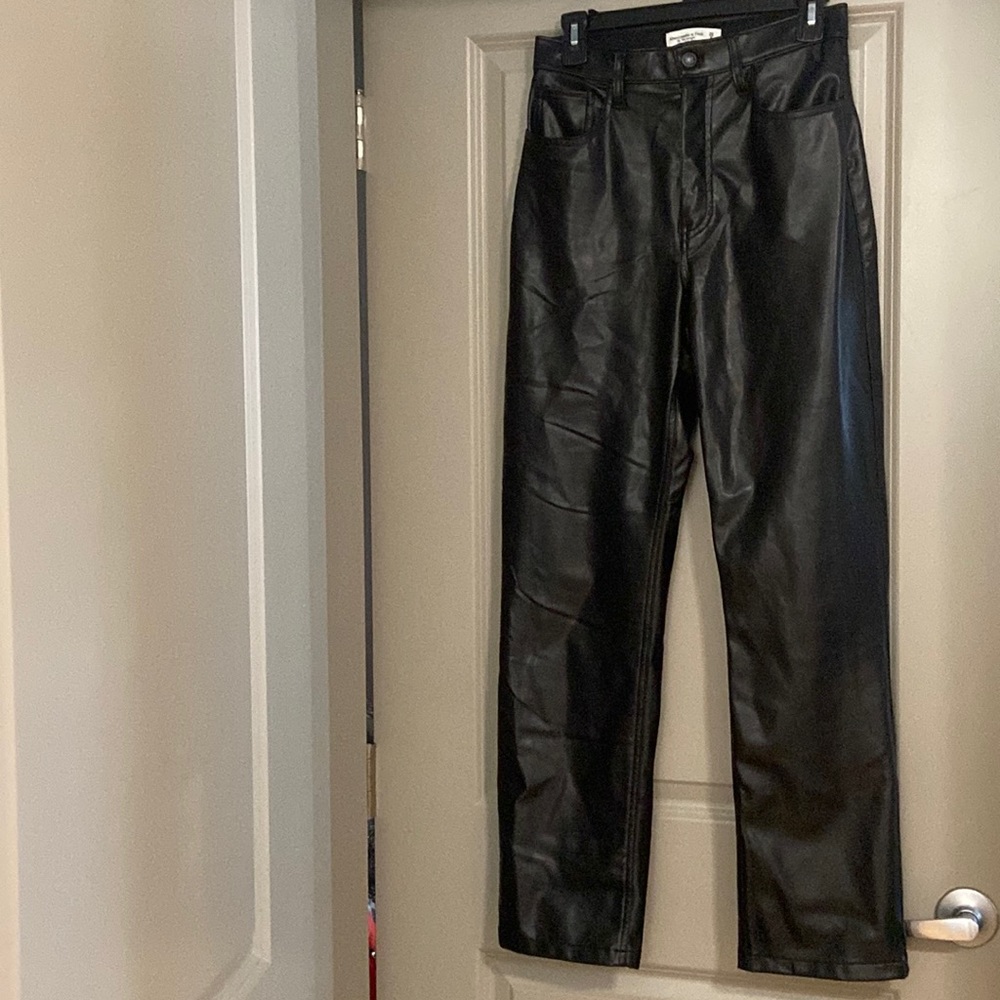 🍁Autumn Sale🍁 Abercrombie & Fitch Faux Leather Pants 28/6 NWOT
